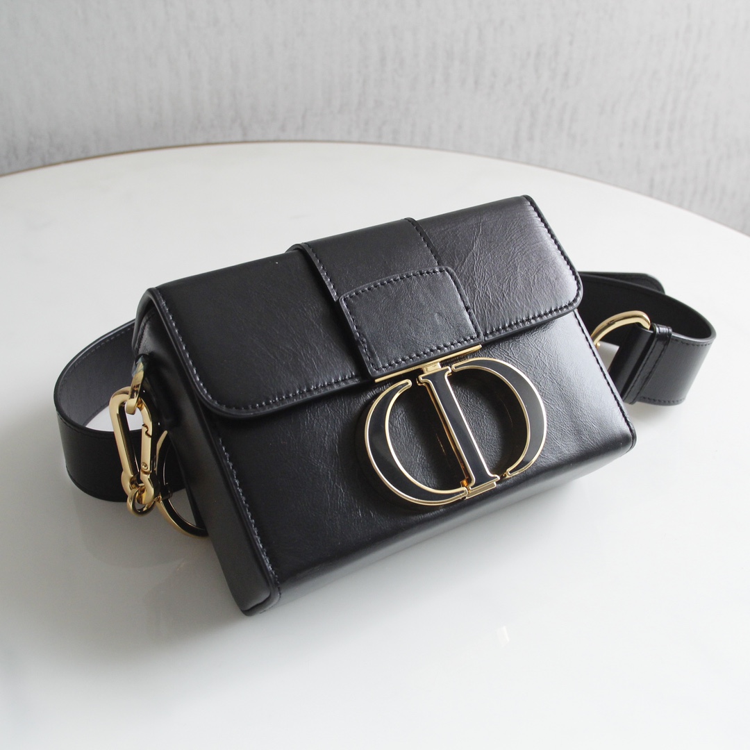 30 Montaigne Box Bag Black Box Calfskin